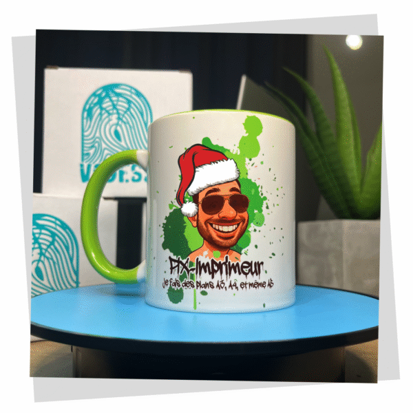 Mug personnalisé caricature avec bonnet de Père Noël